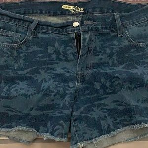 Old Navy jean shorts. Size 10